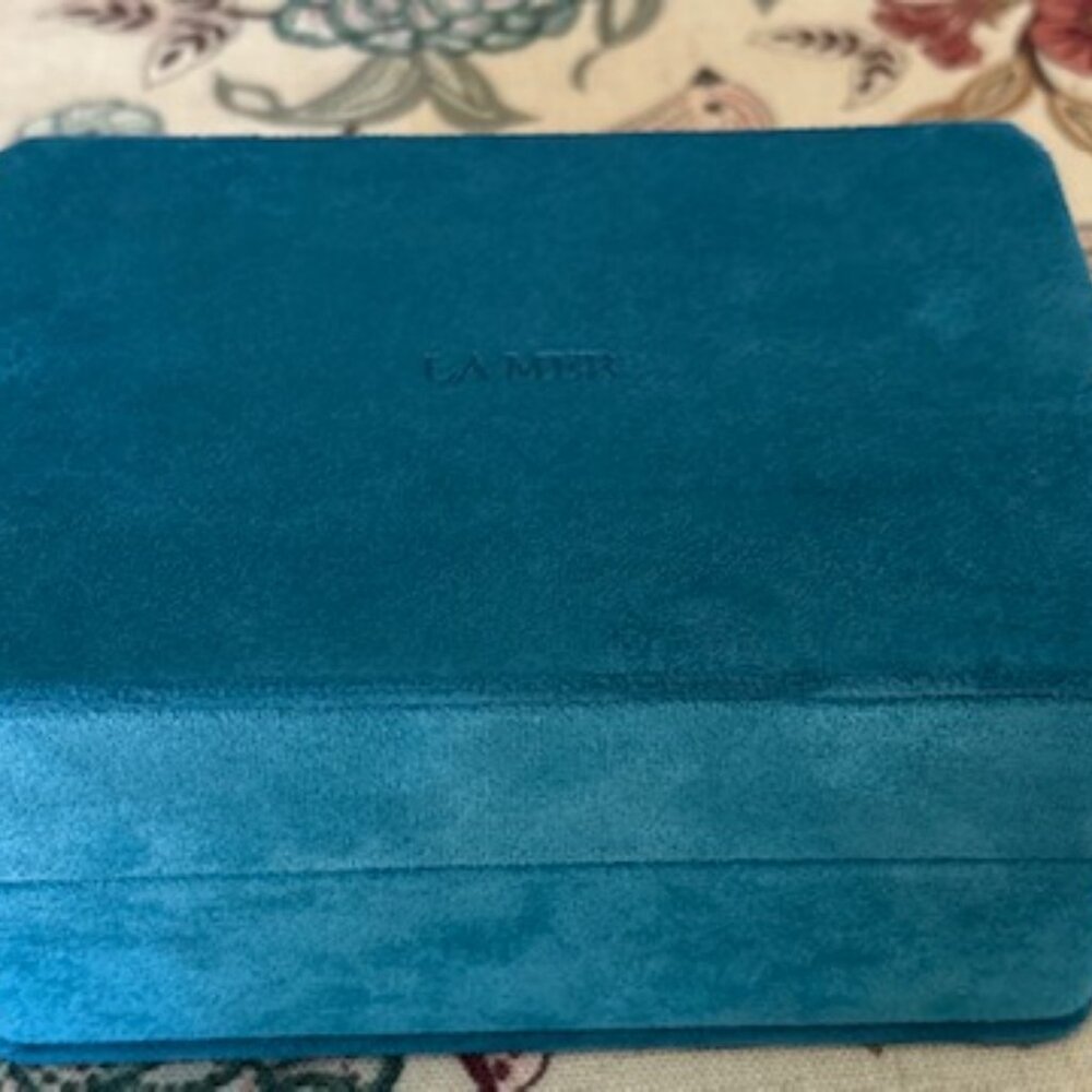 La Mer Empty Suede Box Use for Jewelry Makeup Hiding Things New - Picture 3 of 3